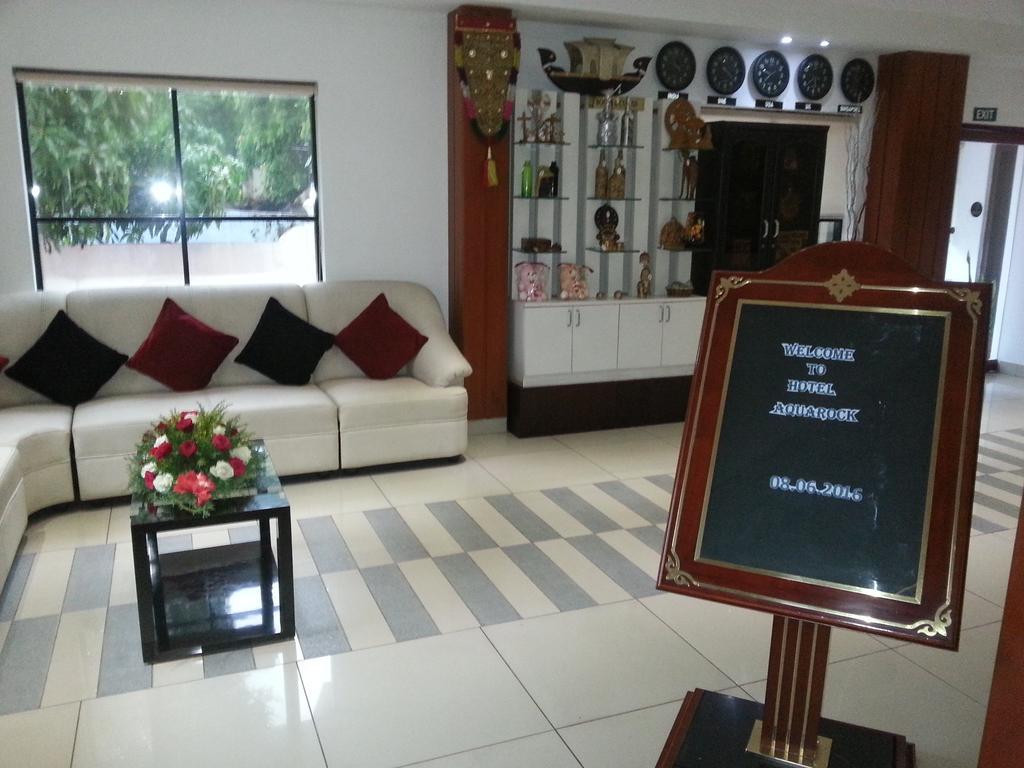 Aquarock Hotel Kazhakuttam Exterior foto